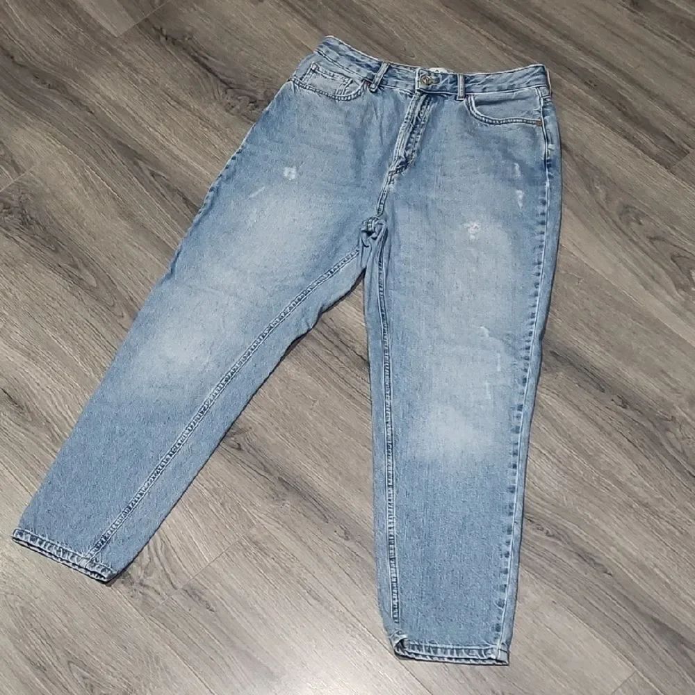 BDG Mom Med Wash High Waisted Jeans